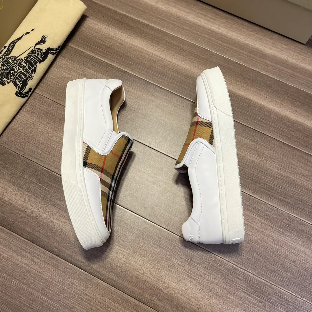 ☕P360💰《BURBERRY》【Original order·Version】Burberry: Top 🔝Purchasing agent🔍🔍The latest men's counter is on sale simultaneously, the original version imported from Italy🔝·Nappa calfskin·Brand totem cloth· Highlighting the (high-end, extravagance, class) travel, home, and best choice" exquisite workmanship (Imported water-dyed leather lining from Italy 🇮🇹), sole: original sole provided by the original factory, ⚠️exclusive double layer Activity·TPR rubber·molded outsole; super comfortable·wear-resistant·non-slip·environmental protection🌳🌳🌳, the real thing is more beautiful🎬The real thing is more beautiful🔍🔍 (high quality·follow the order) You can enter and exit the counter at will: Size: 38·39·40·41·42·43·44 (🎉Customized 45) Welcome to order...☕️